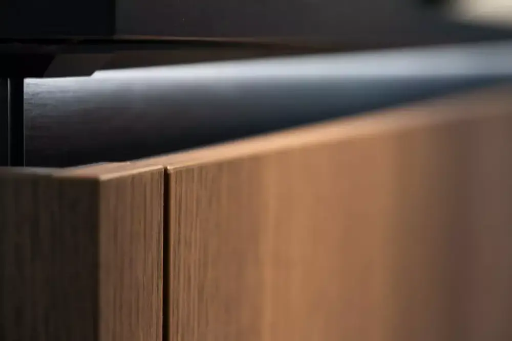 csm_Zerox-SY-VER-Loft-Brown-Oak_Detail_Griffmuldenbeleuchtu (1)